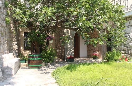 Grizane House | Spacious three-bedroom villa with a serene garden