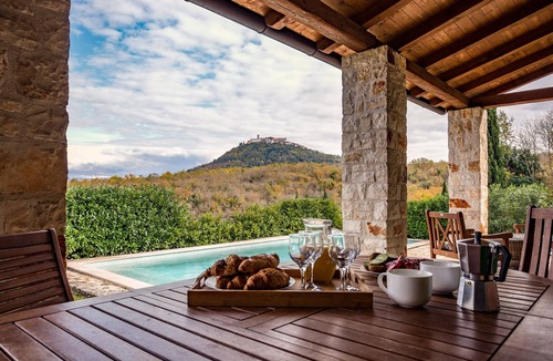 Brkac House | Spacious villa with 10x5m pool, aircon. Rural retreat, stunning views.
