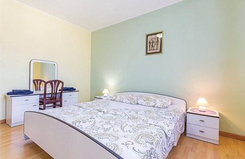 Banjole Apartment | Spend a pleasant summer vacation in the small resort of Volme, near Banjole and between the famous c