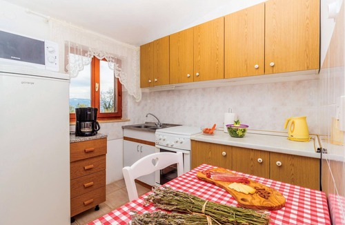Risika Apartment | Spend your annual vacation in Risika, on the east coast of Krk, where this functionally furnished va