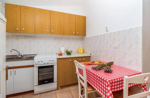 Risika Apartment | Spend your annual vacation in Risika, on the east coast of Krk, where this functionally furnished va