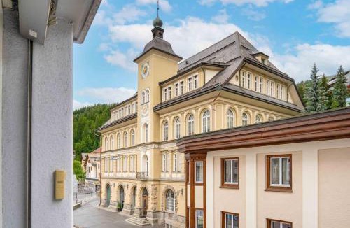 St. Moritz Apartment | St Moritz Square 2 bedr Alpin Elegance
