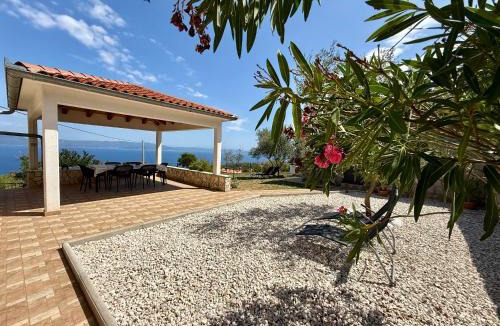 Drenje Villa | Stone House Sea View Vista Natura Private Garden Quiet Location