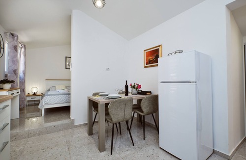 Martinscica Apartment | Studio flat near beach Martinšćica, Cres (AS-22582-a)