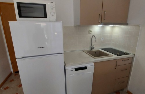 Mandre Apartment | Studio flat near beach Mandre, Pag (AS-6518-a)