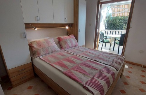 Mandre Apartment | Studio flat near beach Mandre, Pag (AS-6518-a)