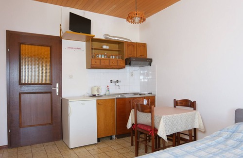 Lokva Rogoznica Apartment | Studio flat with balcony and sea view Lokva Rogoznica, Omiš (AS-18211-e)