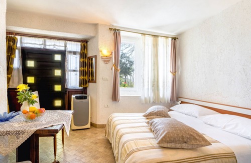 Motovun Apartment | Studio flat with air-conditioning Motovun, Central Istria - Središnja Istra (AS-14160-a)