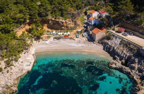Mljet Apartment | Studio flat with balcony and sea view Cove Sutmiholjska, Mljet (AS-22318-a)
