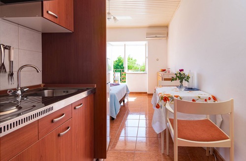 Skrbcici Apartment | Studio flat with terrace Skrbcici (Krk) (AS-21231-a)