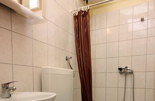 Stomorska Apartment | Studio flat with terrace Stomorska, Šolta (AS-5239-f)