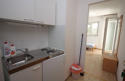 Tice Apartment | Studio flat with terrace and sea view Balića Rat, Omiš (AS-4868-h)