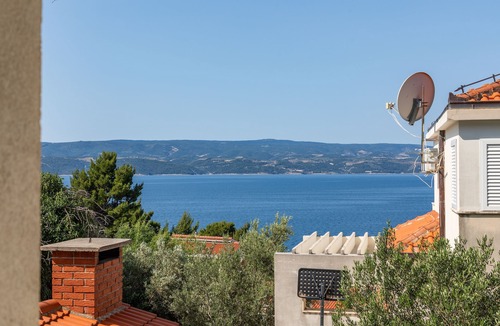 Tice Apartment | Studio flat with terrace and sea view Balića Rat, Omiš (AS-4868-h)