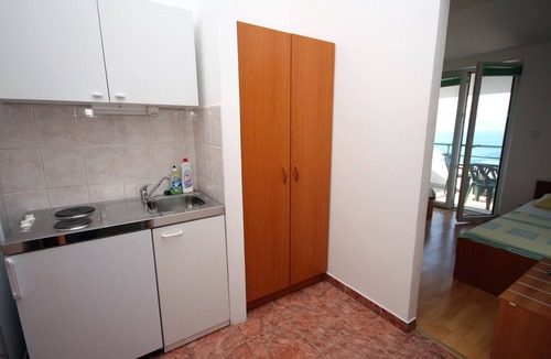 Tice Apartment | Studio flat with terrace and sea view Balića Rat, Omiš (AS-4868-b)