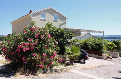 Banjol Apartment | Studio flat with terrace Banjol, Rab (AS-5071-a)