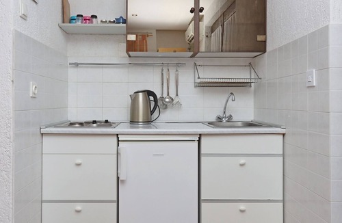 Kornic Apartment | Studio flat with terrace and sea view Kornić, Krk (AS-415-a)