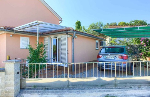 Vantacici Apartment | Studio near the beach