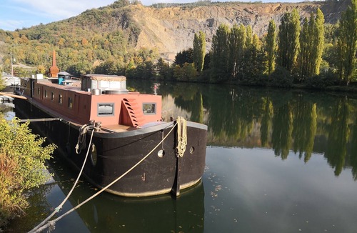 Lustin Boat Rental | Studio on the Graziella barge located in Profondeville between Dinant and Namur