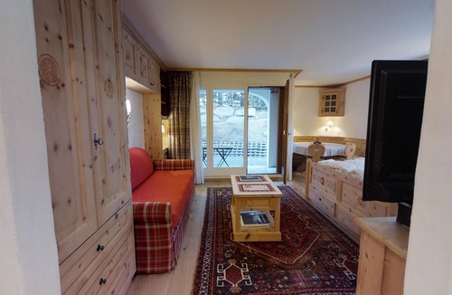Champfer Apartment | Studio on the ground floor, 40 m2.