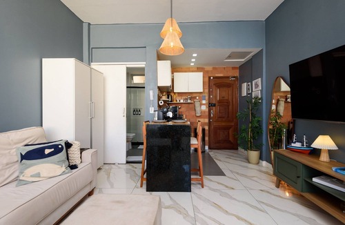 Copacabana House | Studio w/AC | Blue & Quiet 5 min Beach