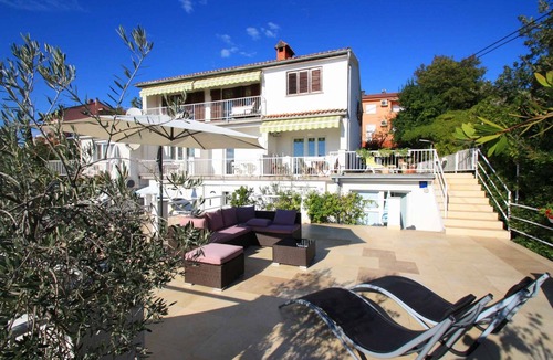 Selce Apartment | Studio with air conditioning