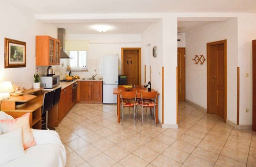 Vinkuran Apartment | Studio with air conditioning