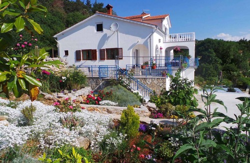 Plomin Apartment | Studio with pool and air conditioning