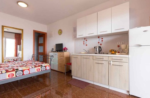 Vrbnik Apartment | Studio with terrace and beautiful sea views