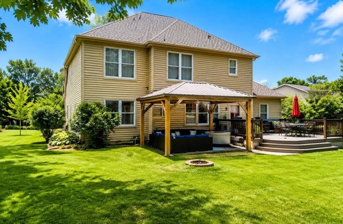 Maple Grove House | Stunning 5 BR, 2 King Bed, 2 Garage, 4 BTH Family Friendly Home with Hot Tub
