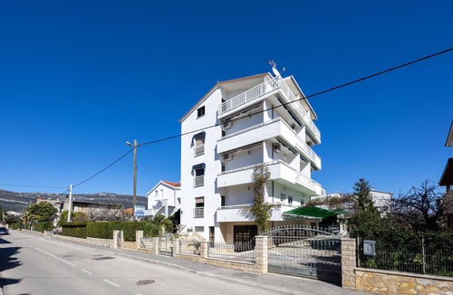 Kastel Stafilic Apartment | Stunning apartment in Kastel Stafilic