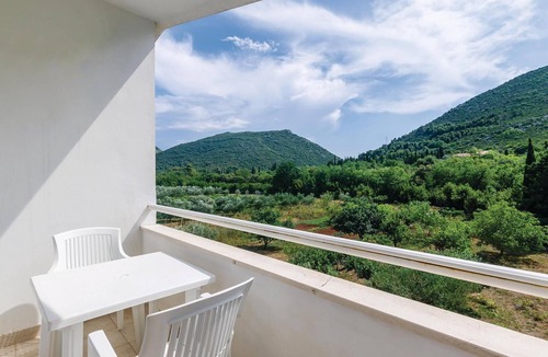 Hodilje Apartment | Stunning apartment in Hodilje with house sea view