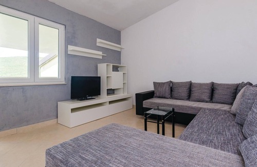 Hodilje Apartment | Stunning apartment in Hodilje with house sea view
