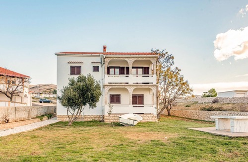 Kustici Apartment | Stunning apartment in Kustici with WiFi