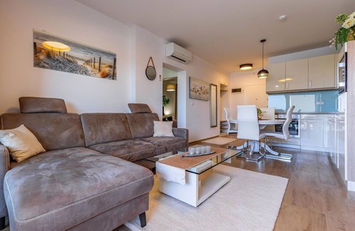 Medulin Apartment | Stunning apartment in Medulin with house sea view