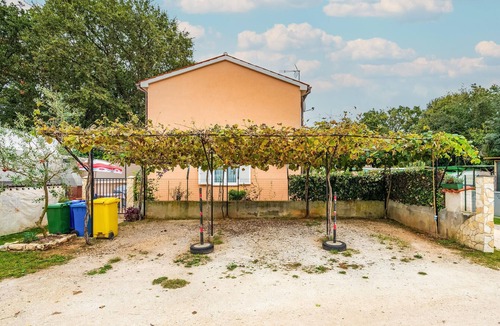 Banjole Apartment | Stunning apartment in Pula with WiFi
