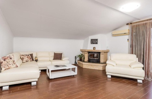 Viskovo Apartment | Stunning Apartment In Viskovo