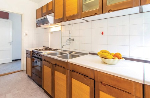 Bakarac House | Stunning home in Bakarac with house sea view