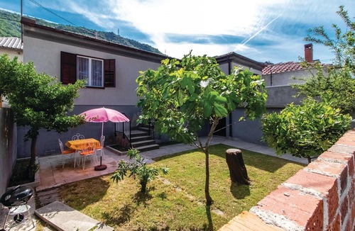 Bakarac House | Stunning home in Bakarac with house sea view