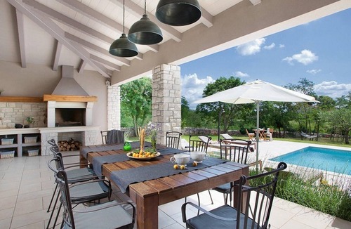 Divsici House | Stunning home in Divsici with WiFi
