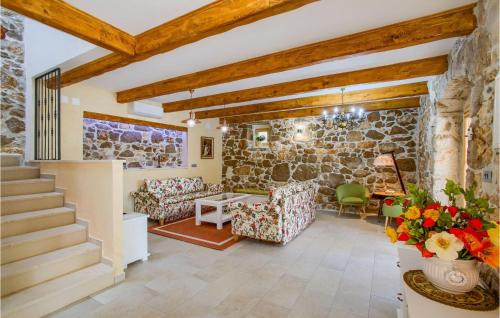 Garica House | Stunning Home In Garica