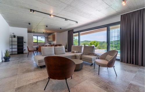 Pazin House | Stunning Home In Glavanovici