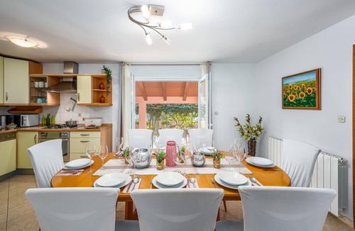 Loborika House | Stunning home in Marcana