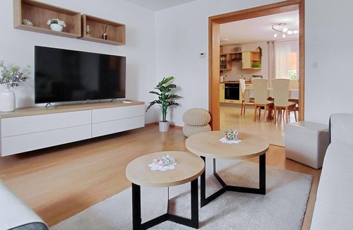Loborika House | Stunning home in Marcana