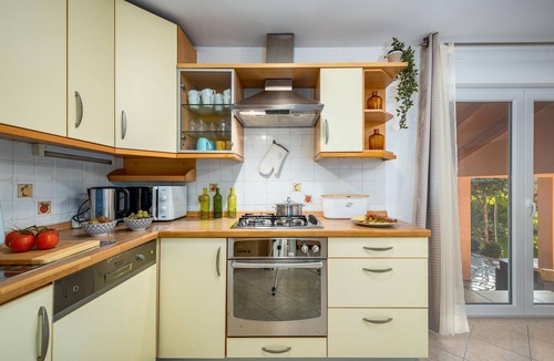 Loborika House | Stunning home in Marcana