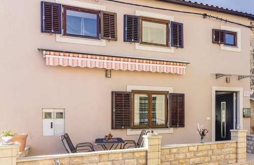 Pomer House | Stunning home in Pomer with WiFi