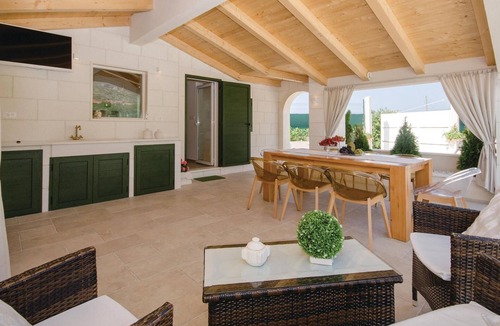 Seget Donji House | Stunning home in Seget Donji