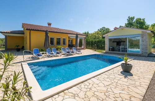 Strmac House | Stunning home in Strmac