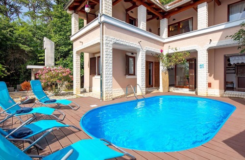 Veprinac House | Stunning home in Veprinac with sauna
