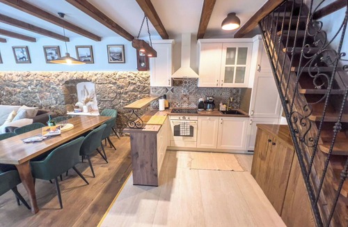 Novi Vinodolski House | Stunning private villa for 8 people with A/C, private pool, WIFI, TV, terrace and pets allowed
