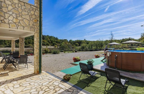 Gondolici House | Stunning private villa for 8 guests with private pool, A/C, WIFI, TV and terrace